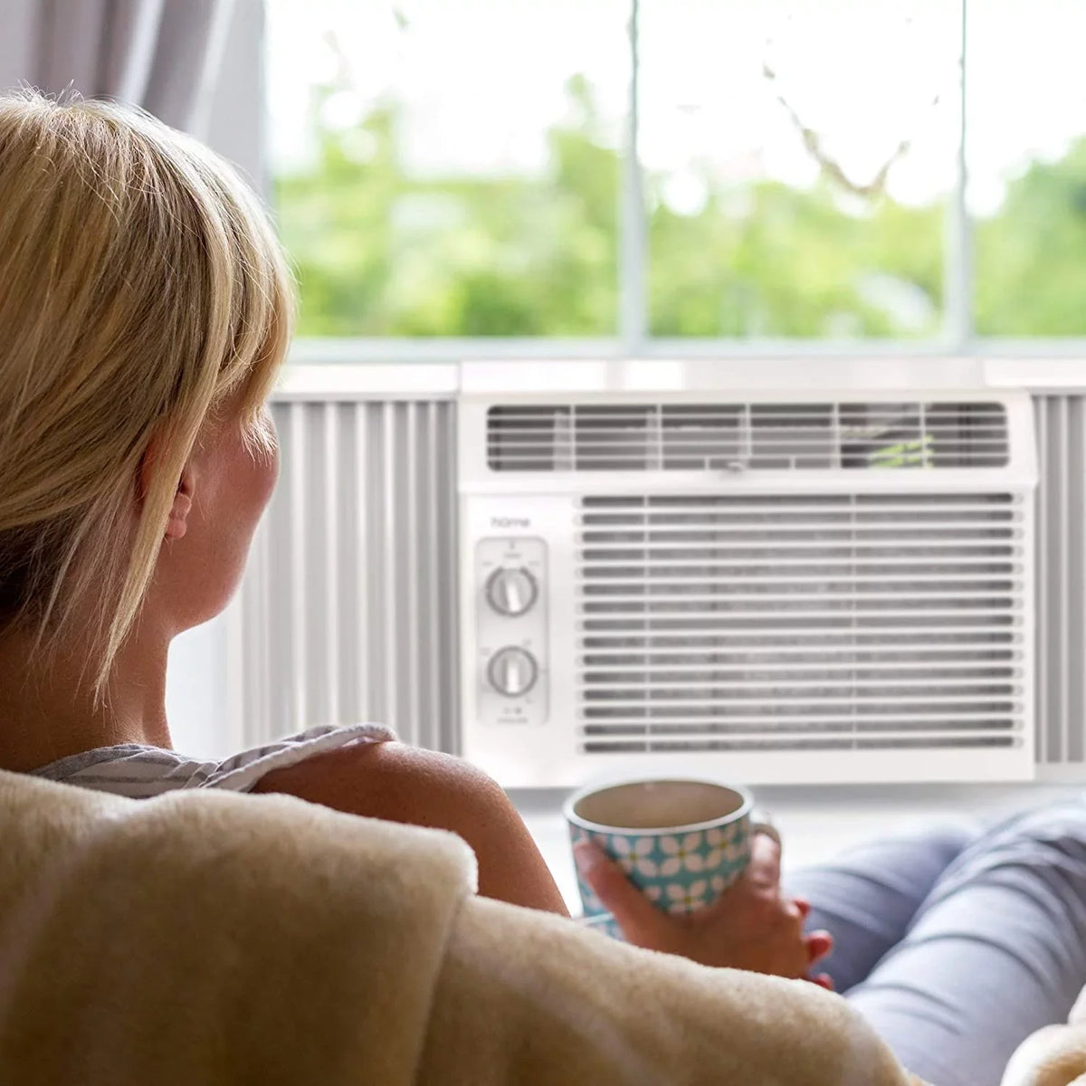 hOmeLabs Window Air Conditioner 5000 BTU - Easy Mechanical Control Compact AC Unit with Washable Reusable Filter, 2 Cooling Speeds, 2 Fan Speeds - Ideal for Bedroom and Rooms up to 150 Sq. Ft.